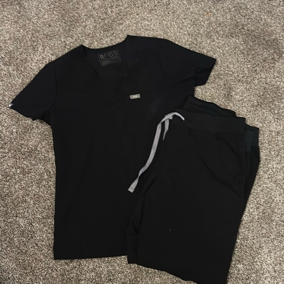 FIGS SMALL SCRUB SET - Picture 1 of 6